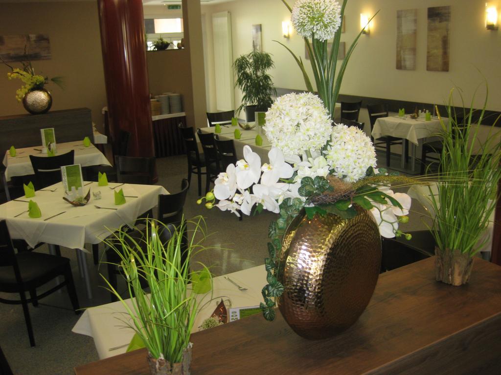 Vch Hotel Greifswald Bagian luar foto