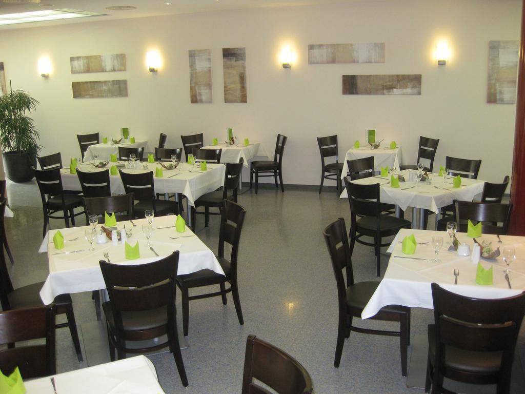 Vch Hotel Greifswald Bagian luar foto