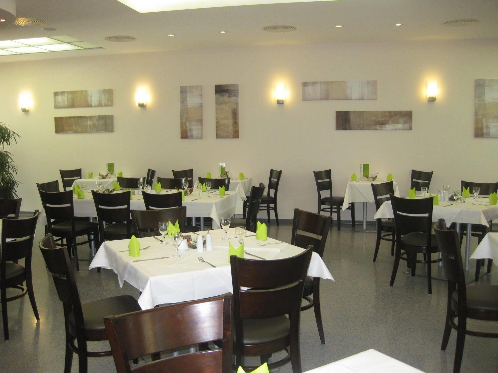 Vch Hotel Greifswald Bagian luar foto