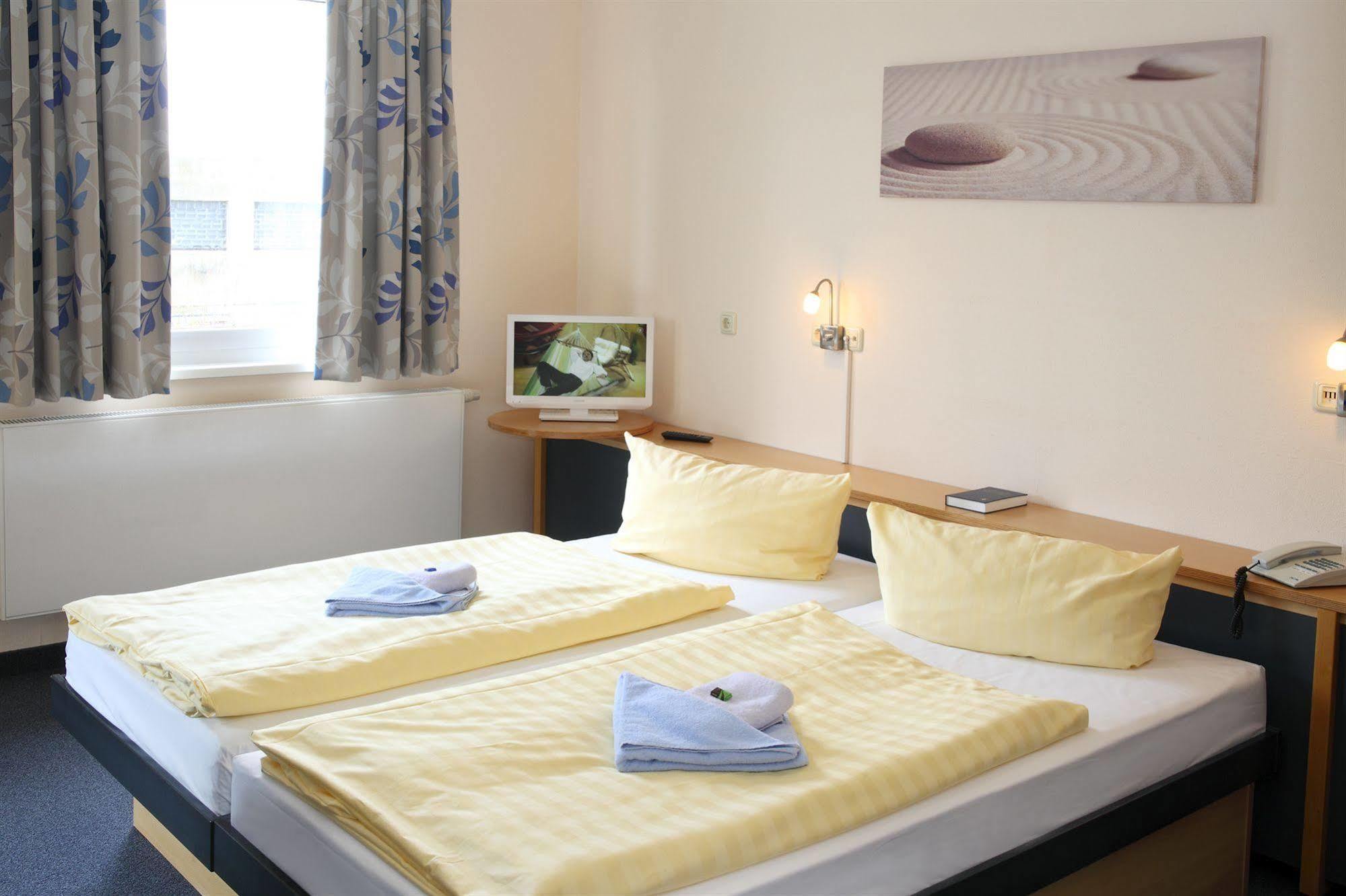 Vch Hotel Greifswald Bagian luar foto