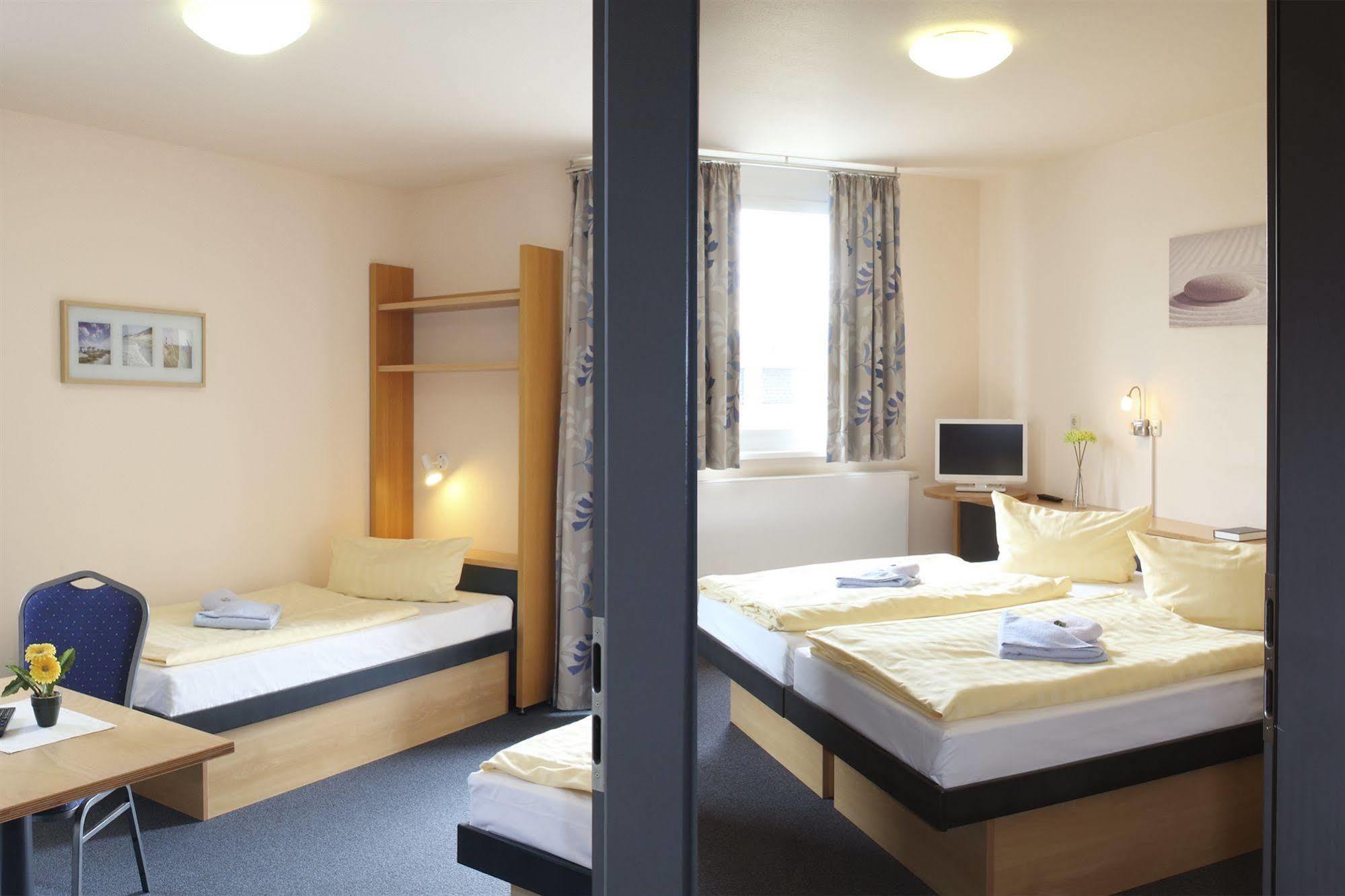 Vch Hotel Greifswald Bagian luar foto