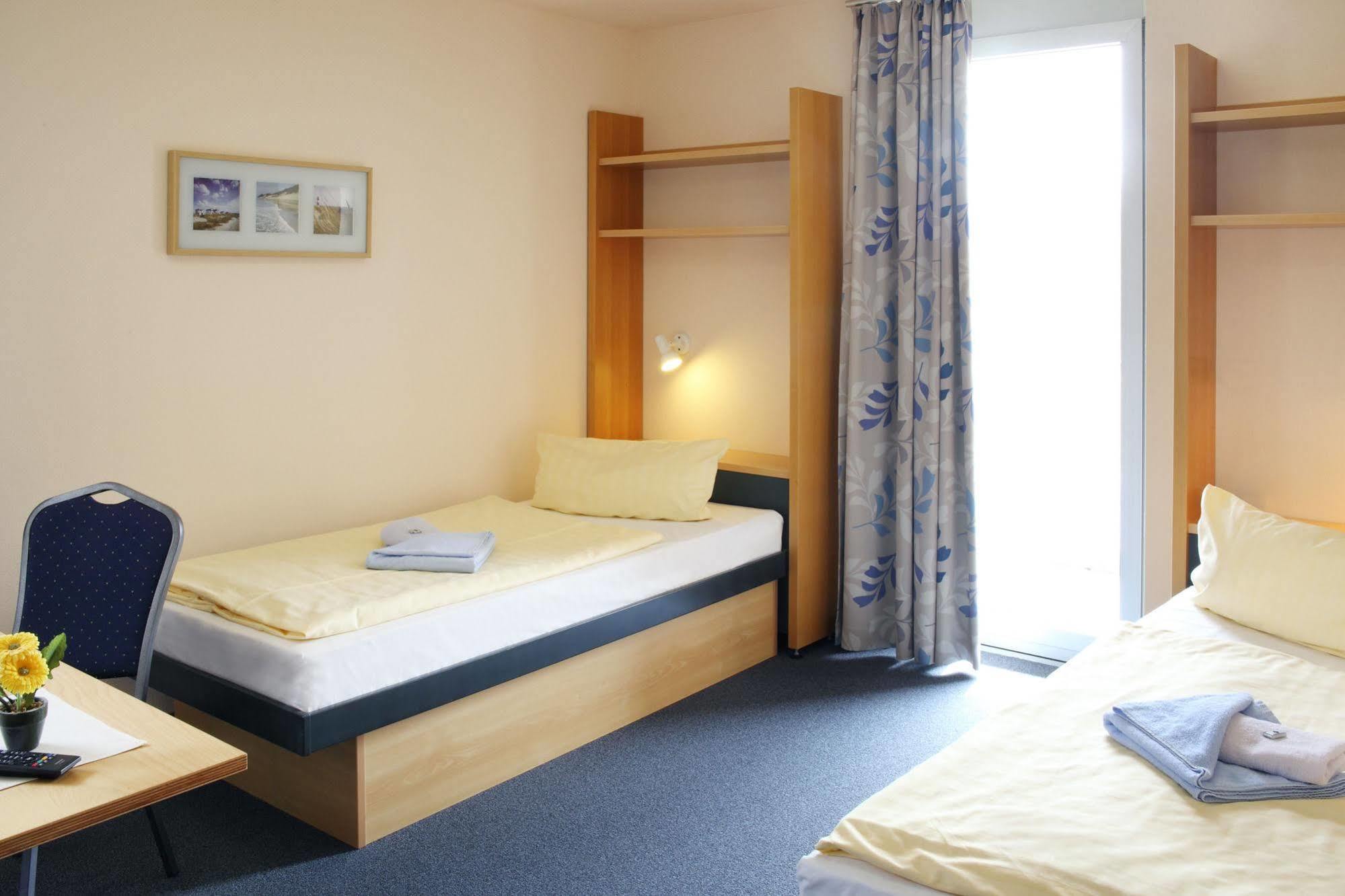 Vch Hotel Greifswald Bagian luar foto