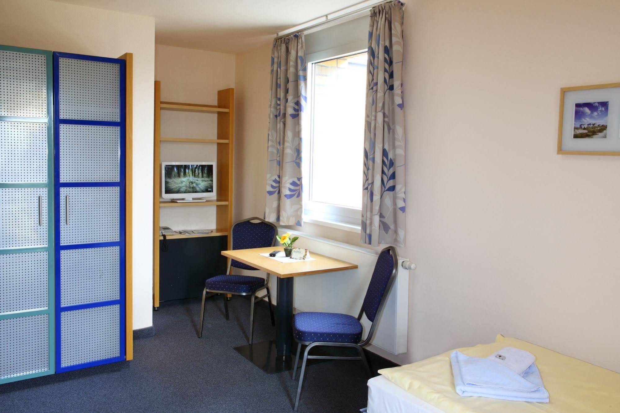 Vch Hotel Greifswald Bagian luar foto